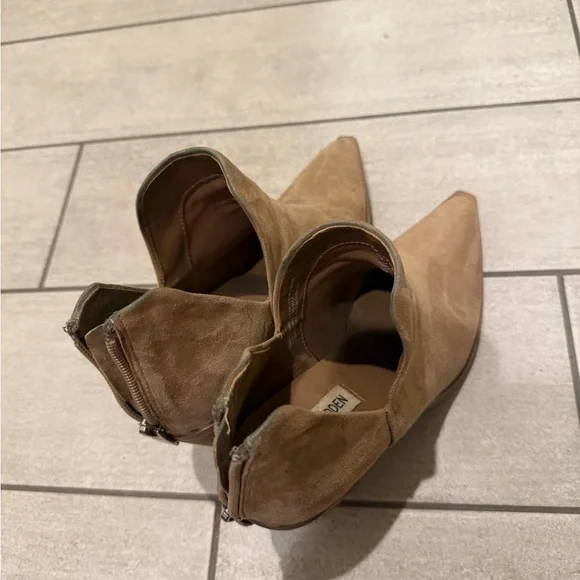 Steve Madden Brown Ankle Booties - Picture 8 of 9